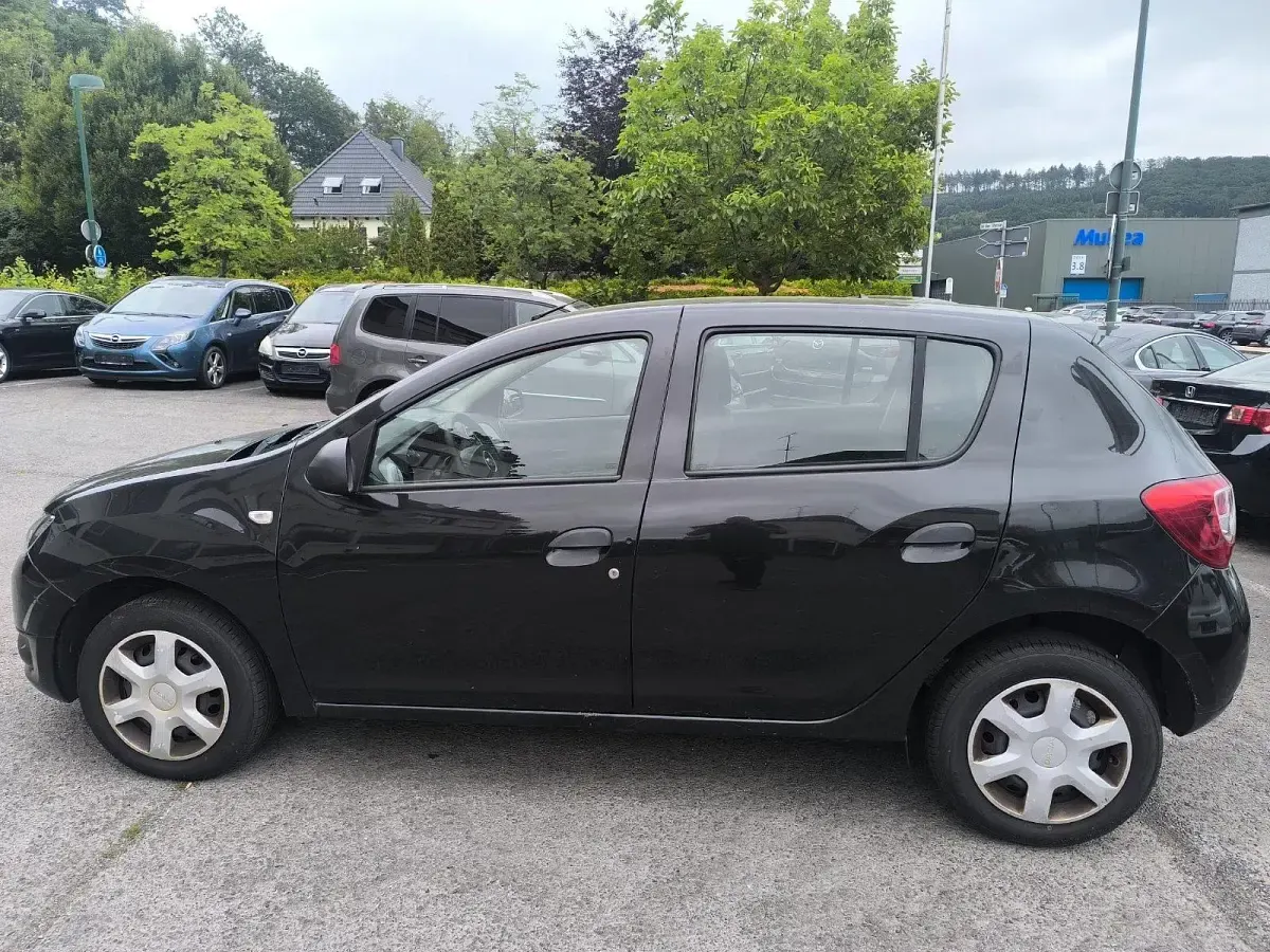 Gebraucht Dacia Sandero 75 PS (55 kW) 2014 Schwarz Limousine
