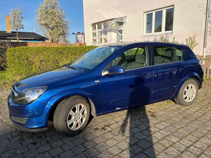 Gebraucht Opel Astra 101 PS (74 kW) 2004 Blau Limousine