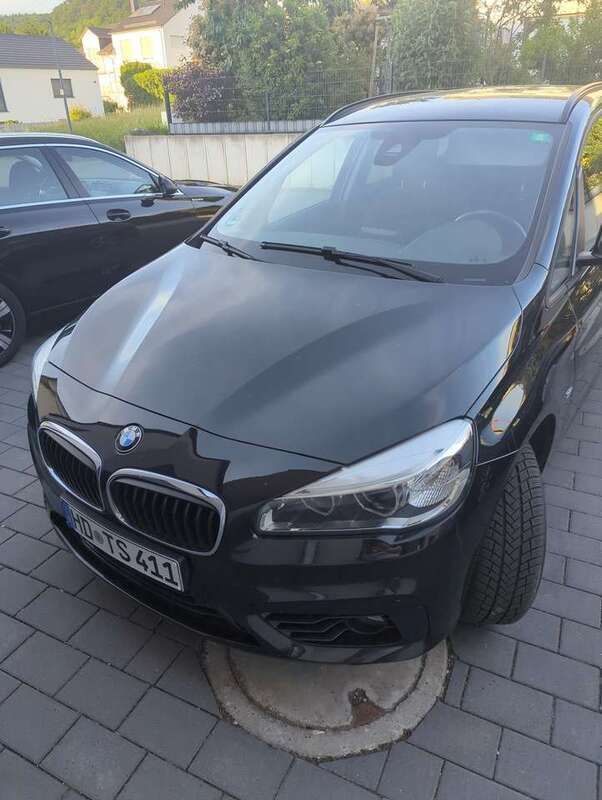 Schwarz Gebraucht 2018 BMW 218 Sport Line Van / Kleinbus | 16.500 € (Guter Preis) - Bild 1/4