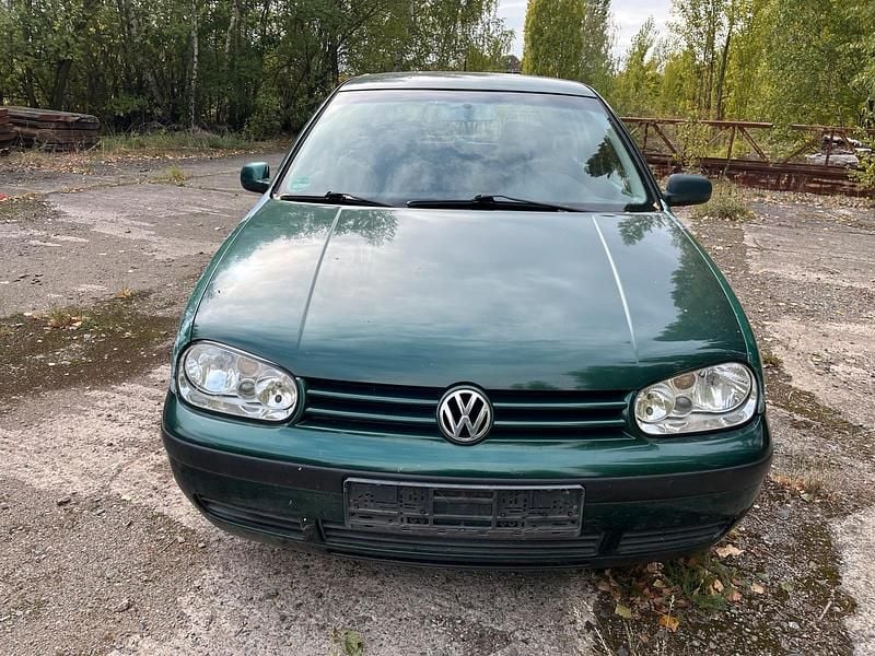 Grün Gebraucht 2000 VW Golf IV Limousine | 450 € (Superpreis) - Bild 1/4