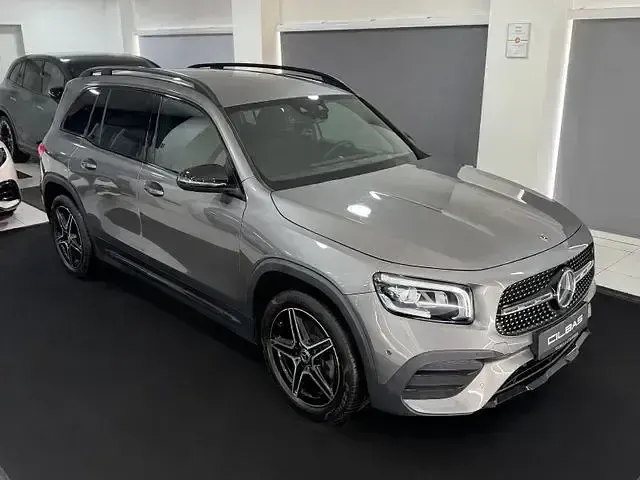 Gebraucht Mercedes GLB200 AMG line 150 PS (110 kW) 2021 Mountaingrau  met. SUV