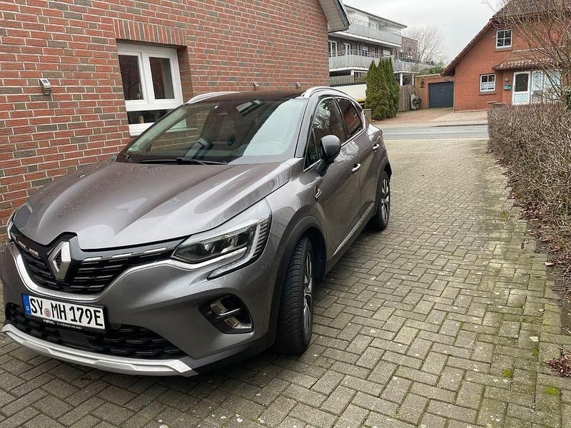 Grau Gebraucht 2021 Renault Captur Intens SUV | 19.000 € (Fairer Preis) - Bild 1/4