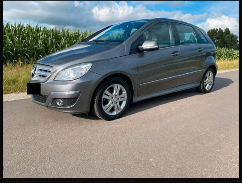 Grau Gebraucht 2009 Mercedes B200 Van / Kleinbus | 3.000 € (Fairer Preis) - Bild 1/4