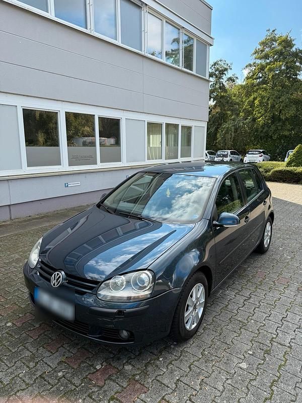 Blau Gebraucht 2004 VW Golf V Limousine | 1.530 € (Fairer Preis) - Bild 1/4