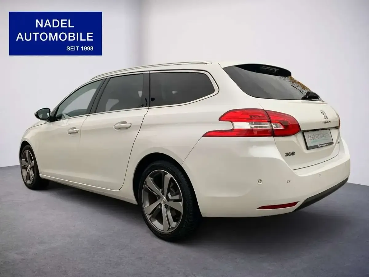 Gebraucht Peugeot 308 SW Allure 131 PS (96 kW) 2016 Weiß Kombi