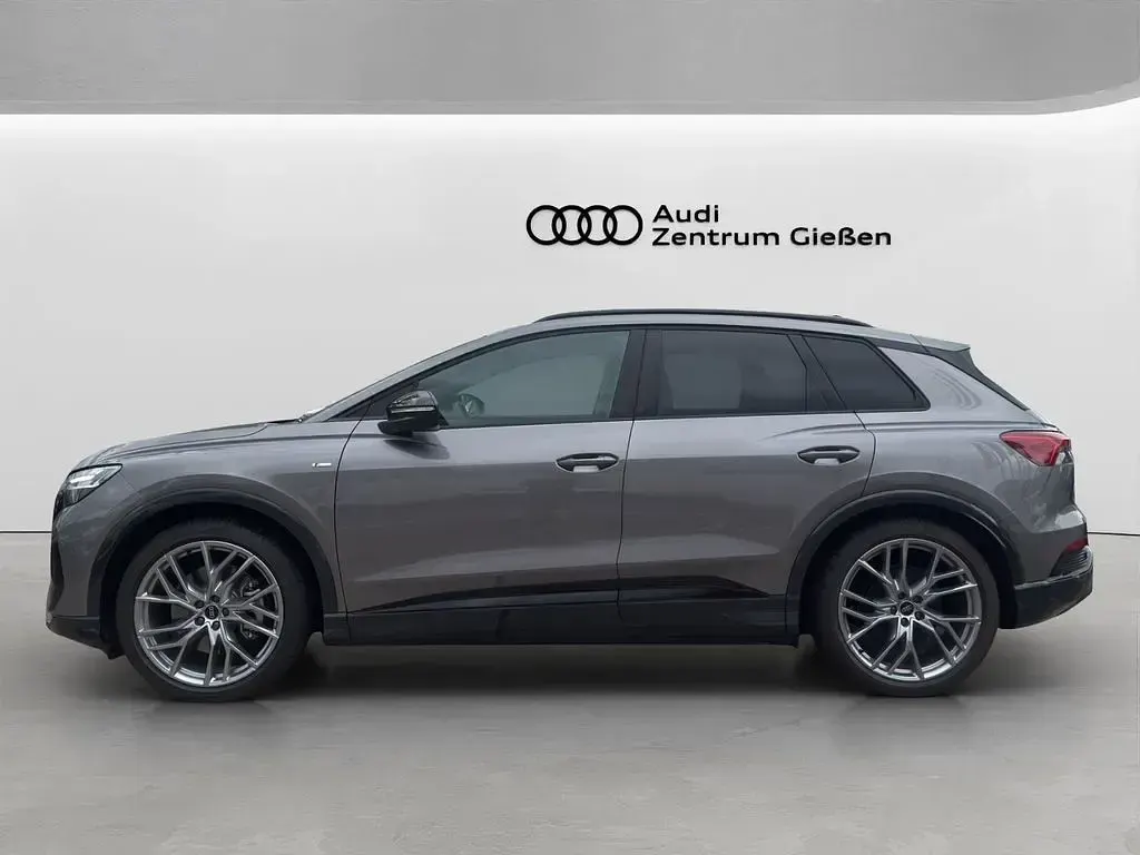Gebraucht Audi Q4 e-tron S-Line 150 kW (204 PS) 2025 Taifungrau metallic SUV