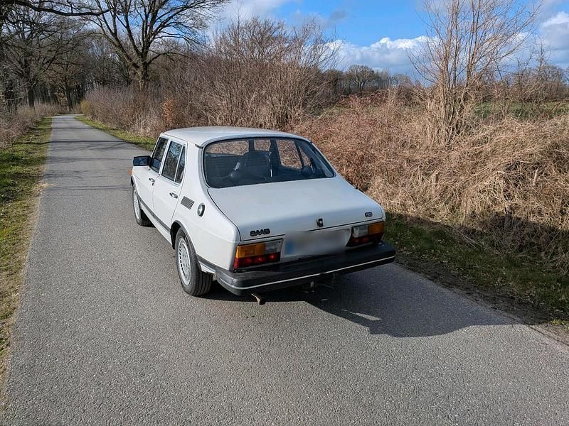 Second-hand Saab 99 100 CP (73 kW) 1983 Alb Berlinǎ