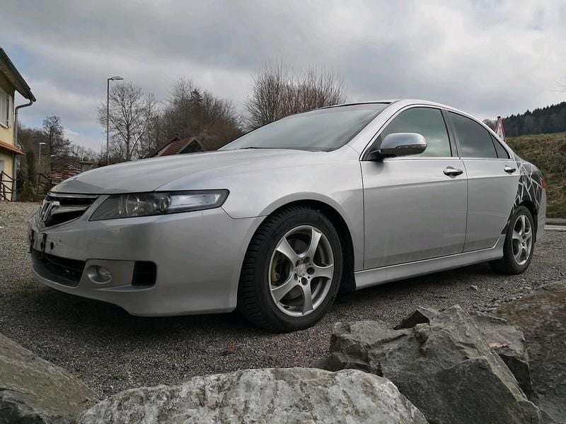Silber Gebraucht 2008 Honda Accord Limousine | 4.600 € (Teuer) - Bild 1/4
