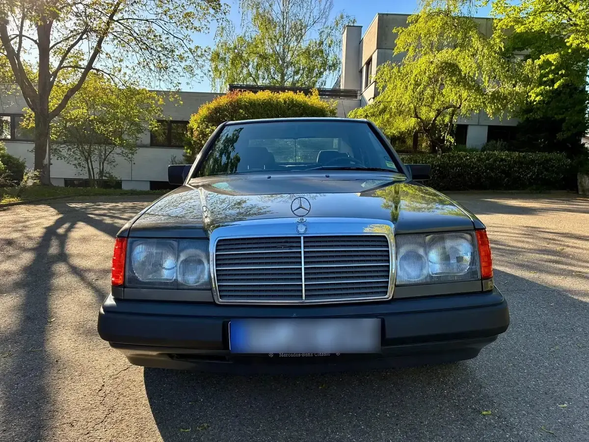 Usata Mercedes E250 94 CV (69 kW) 1989 Grigio Berlina