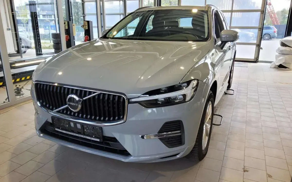 Gebraucht Volvo XC60 Core 197 PS (144 kW) 2024 Grau SUV