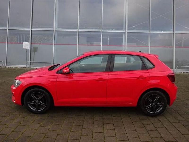 Gebraucht VW Polo Comfortline 100 PS (73 kW) 2018 Rot Limousine