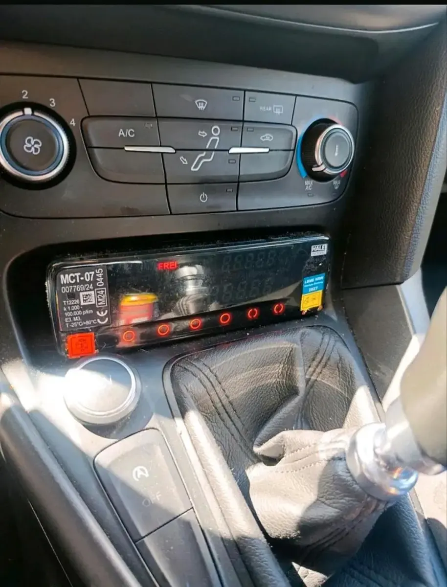 Używany Ford Focus 95 KM (69 kW) 2017 Żółty Sedan/Limuzyna