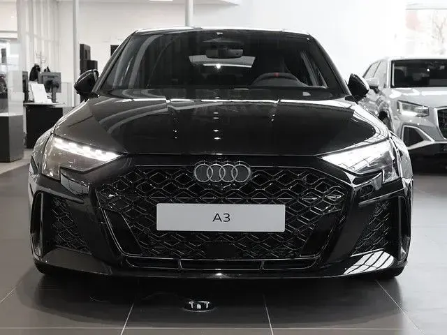 Neu Audi RS3 Sport 400 PS (294 kW) 2025 Schwarz Limousine