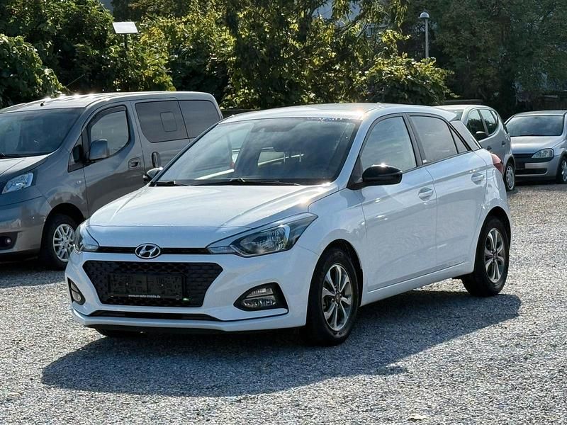 Weiß Gebraucht 2020 Hyundai i20 Kleinwagen | 10.990 € (Guter Preis) - Bild 1/4