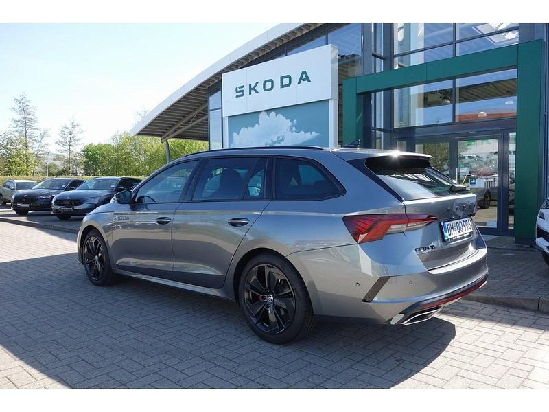 Gebraucht Skoda Octavia RS 200 PS (147 kW) 2024 Graphite grau Kombi