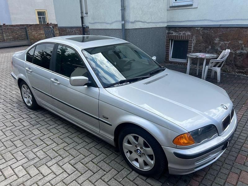Silber Gebraucht 1998 BMW 328 Sport Line Limousine | 2.999 € (Superpreis) - Bild 1/4