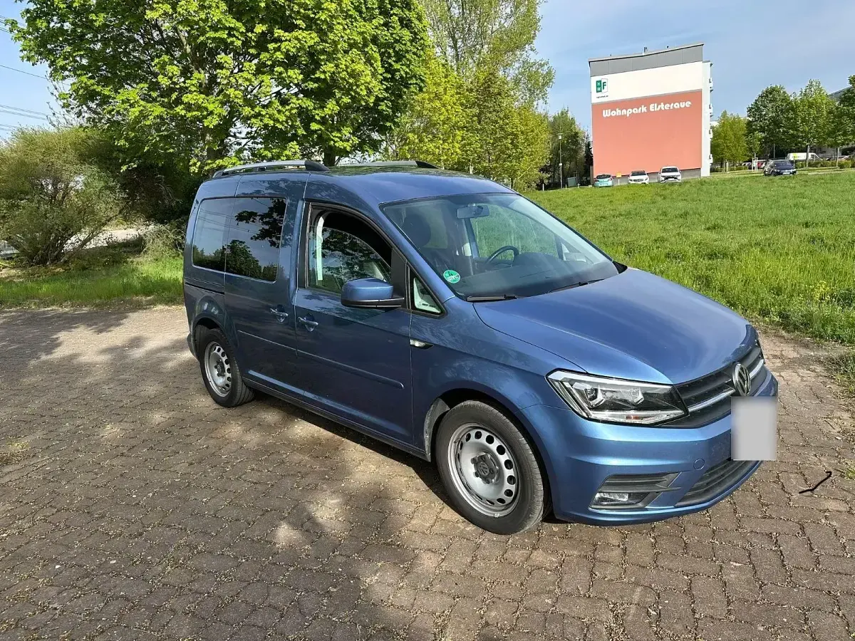 Gebraucht VW Caddy Beach 150 PS (110 kW) 2019 Blau Van / Kleinbus