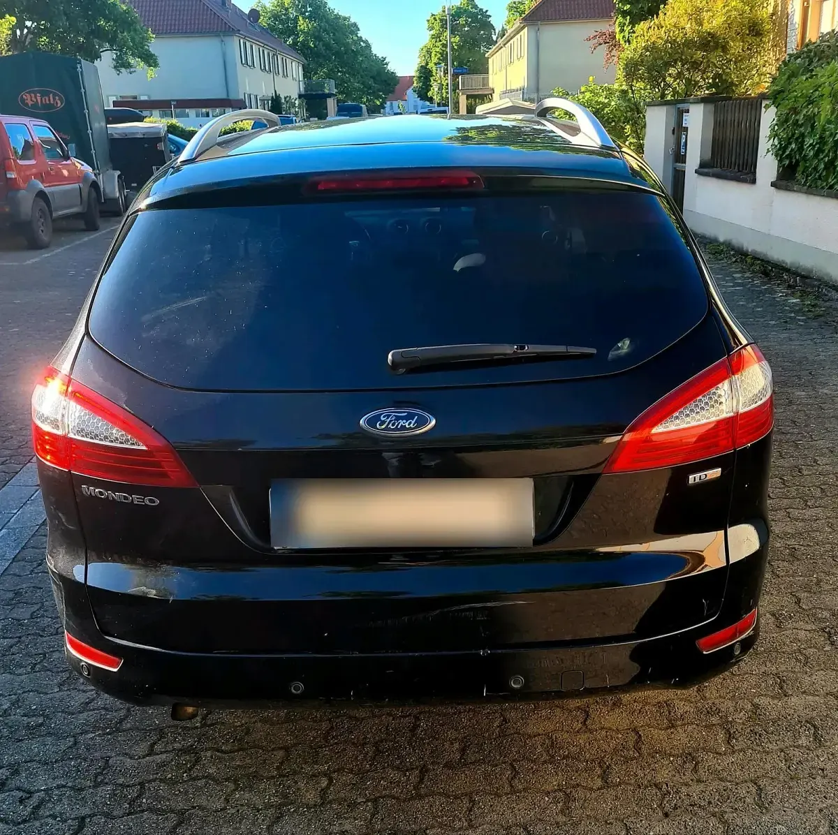 Gebraucht Ford Mondeo 140 PS (102 kW) 2010 Schwarz Kombi