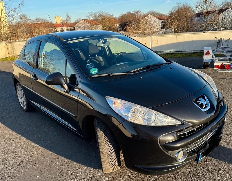 Gebraucht Peugeot 207 68 PS (50 kW) 2008 Schwarz Kleinwagen