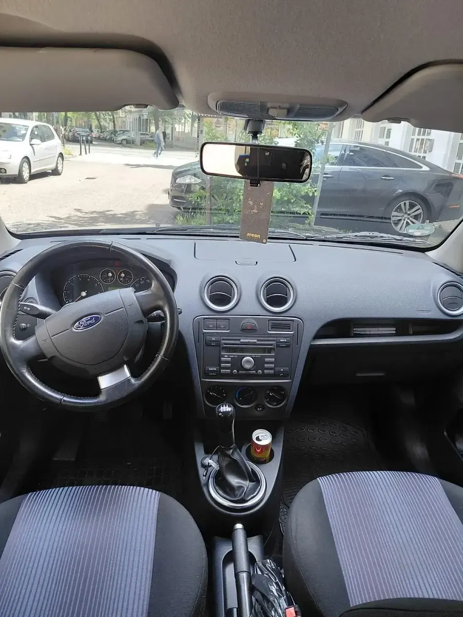 Gebraucht Ford Fusion 80 PS (58 kW) 2012 Schwarz Kleinwagen