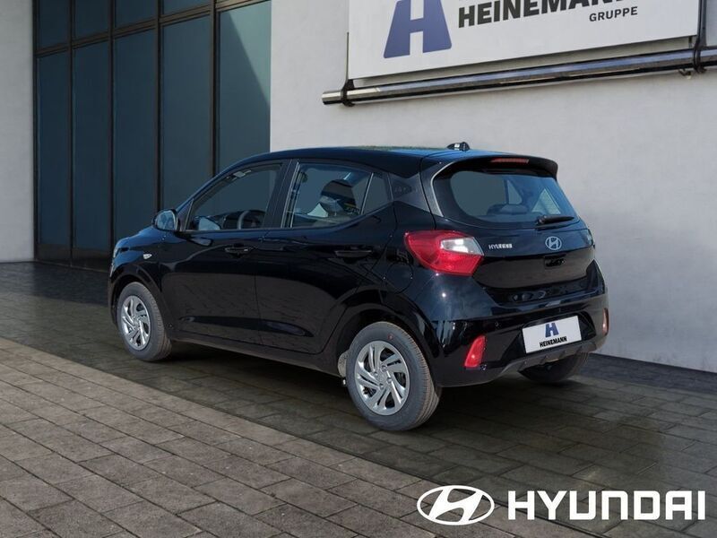 Gebraucht Hyundai i10 Select 63 PS (46 kW) 2025 Schwarz Kleinwagen