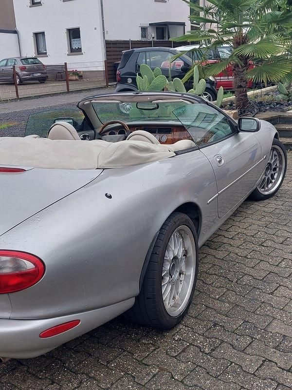 Gebraucht Jaguar XK8 284 PS (208 kW) 1998 Silber Cabrio