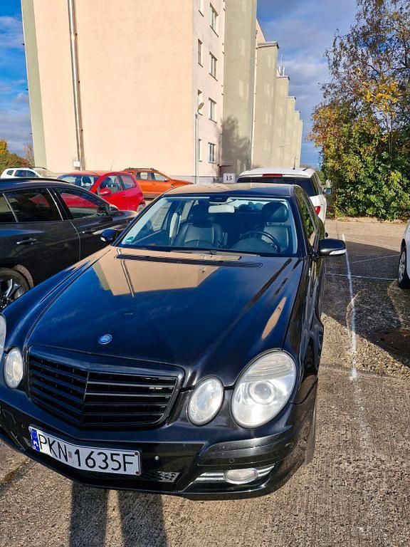 Schwarz Gebraucht 2008 Mercedes E220 Avantgarde Limousine | 5.500 € (Fairer Preis) - Bild 1/4