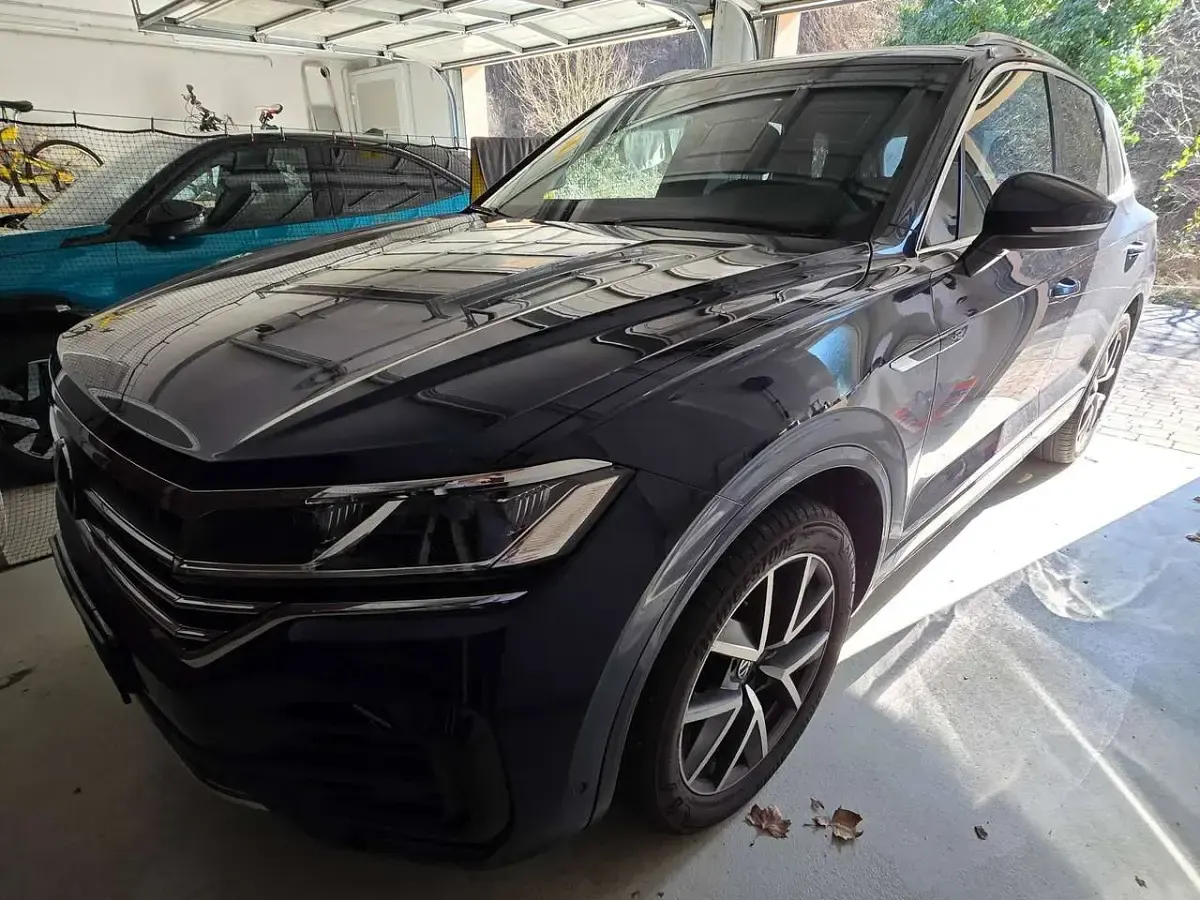 Second-hand VW Touareg Elegance 286 CP (210 kW) 2023 Albastru SUV
