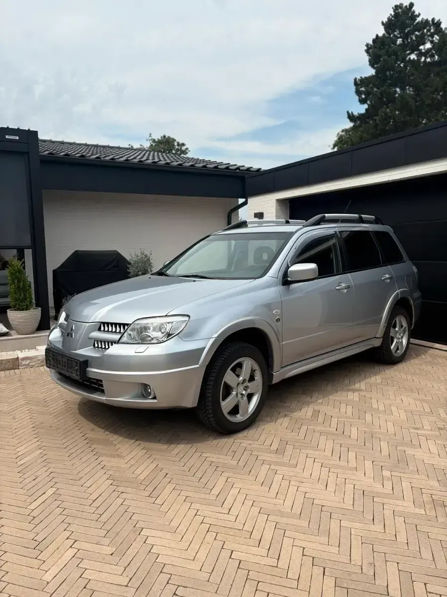 Gebraucht Mitsubishi Outlander 160 PS (117 kW) 2006 Silber SUV