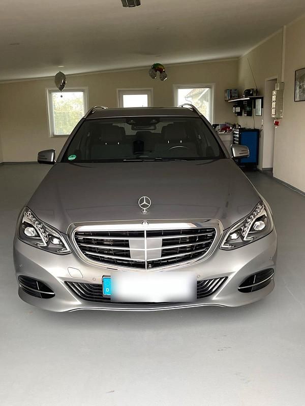 Gebraucht Mercedes E200 136 PS (100 kW) 2014 Grau Kombi