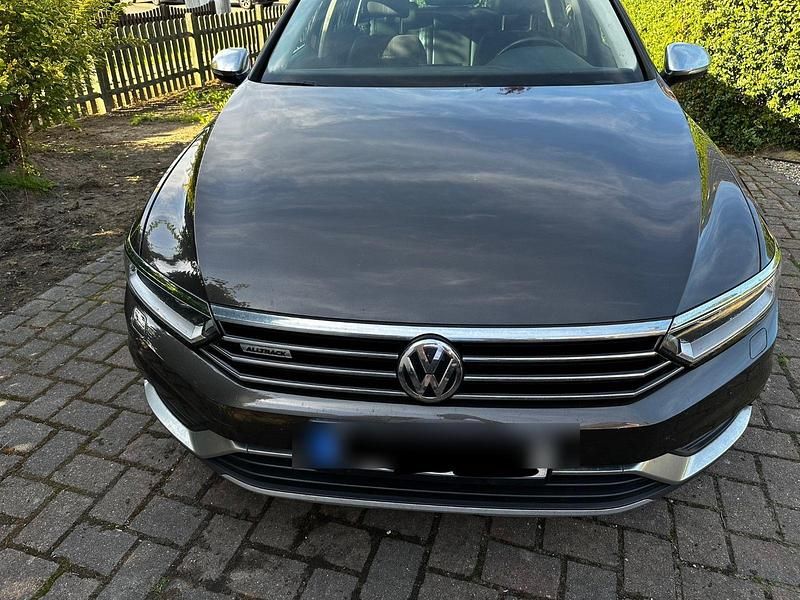 Schwarz Gebraucht 2017 VW Passat Alltrack Kombi | 13.499 € (Fairer Preis) - Bild 1/4