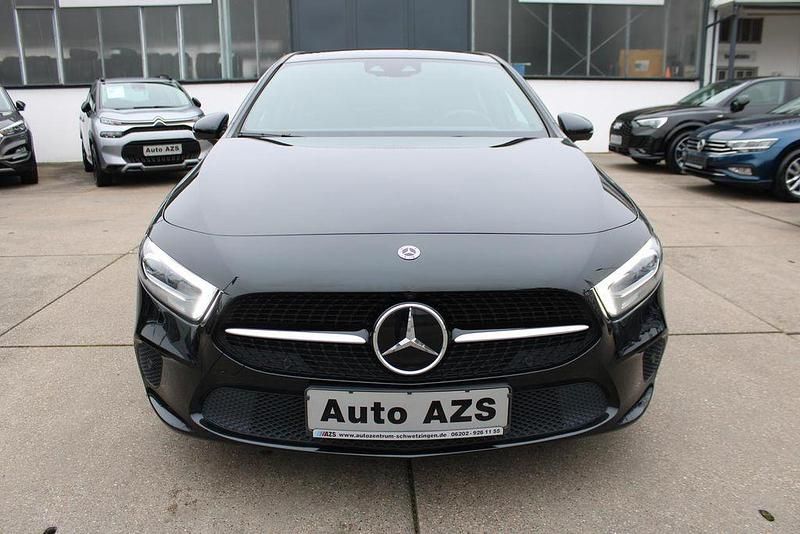 Gebraucht Mercedes A200 Advanced 150 PS (110 kW) 2022 Schwarz Limousine