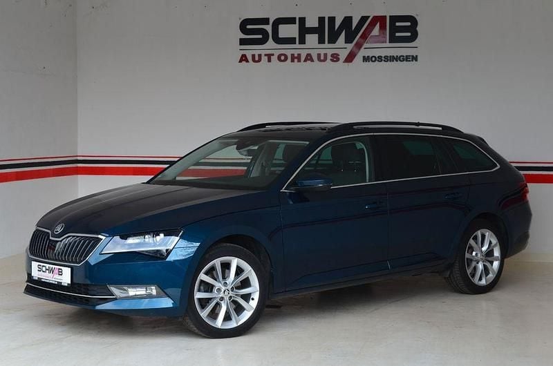 Gebraucht Skoda Superb Ambition 190 PS (139 kW) 2019 Modra lava/lava blau Kombi