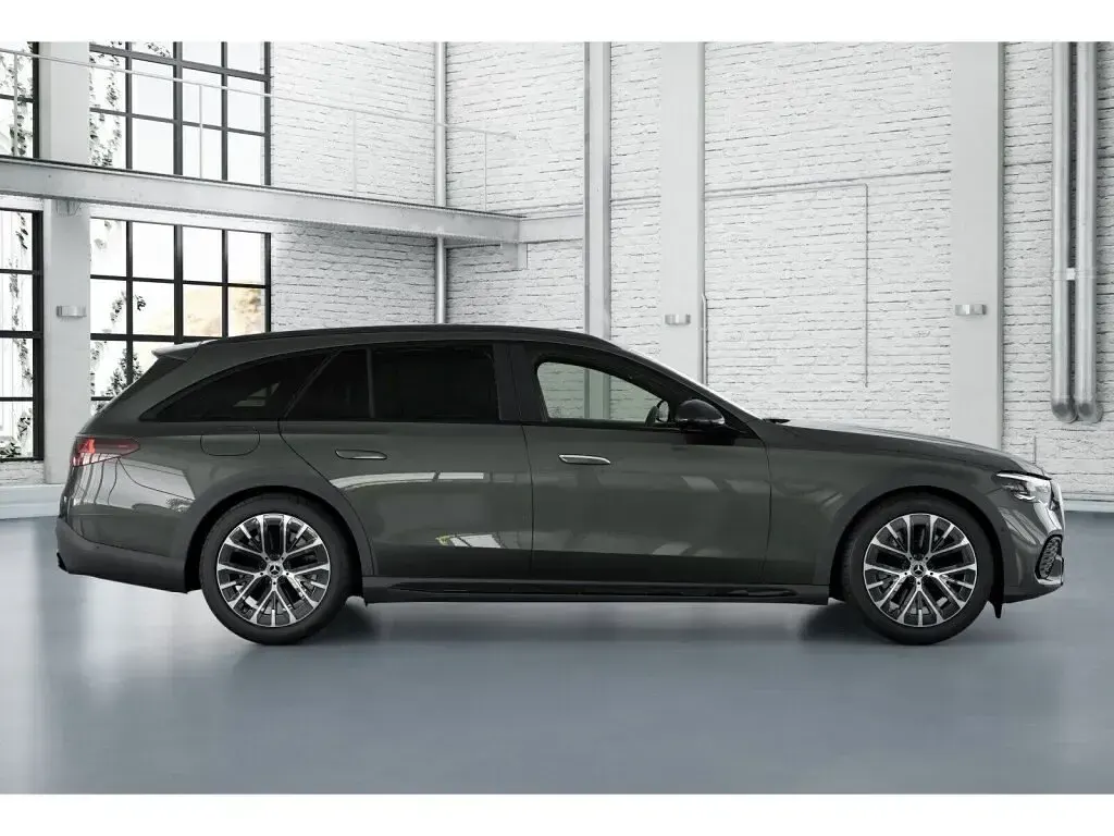 Gebraucht Mercedes E450 Night 367 PS (269 kW) 2025 Metalliclack graphitgrau Kombi
