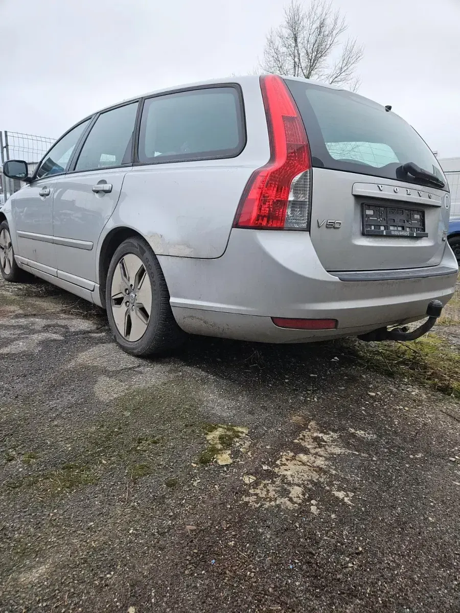 Gebraucht Volvo V50 110 PS (80 kW) 2009 Silber Kombi