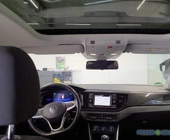 Gebraucht VW Polo Life 80 PS (58 kW) 2022 Vibrant violet metallic Kleinwagen