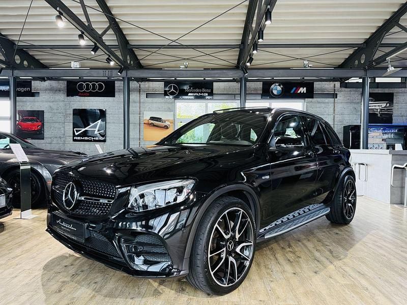 Obsidianschwarz metalliclack Gebraucht 2016 Mercedes GLC43 AMG AMG SUV | 36.990 € (Teuer) - Bild 1/4