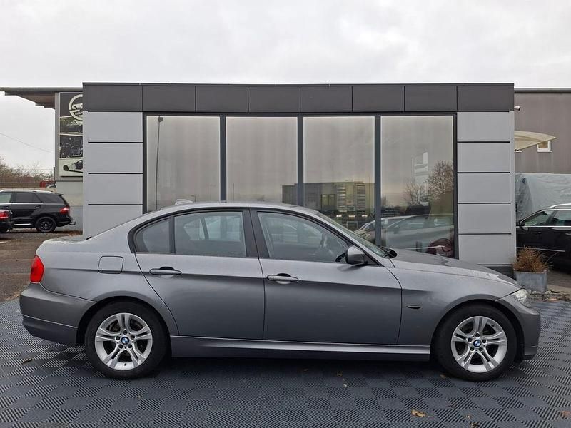 Gebraucht BMW 320 Comfort Edition 184 PS (135 kW) 2011 Grau Limousine