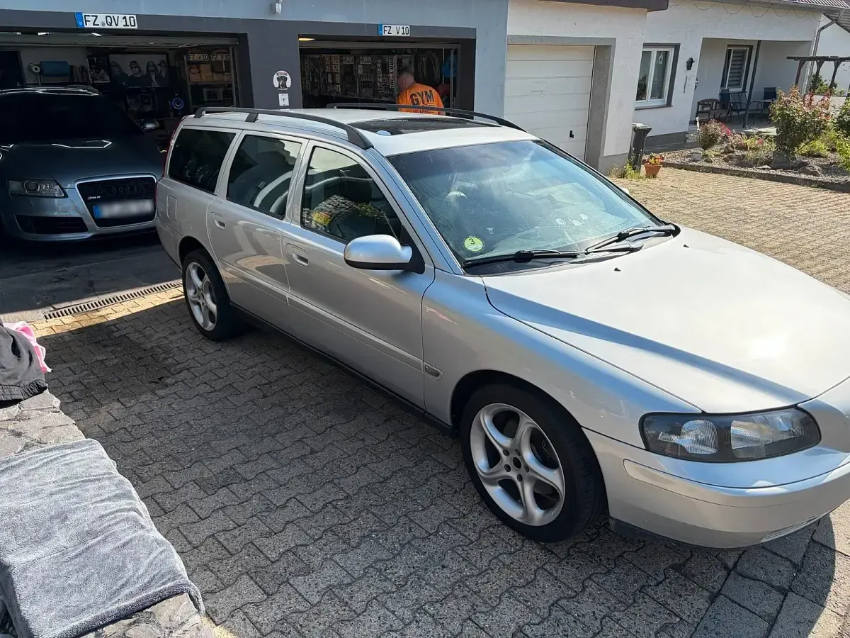 Gebraucht Volvo V70 163 PS (119 kW) 2002 Silber Kombi