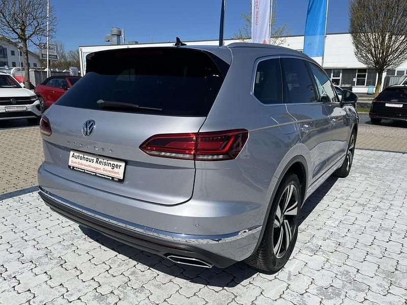 Gebraucht VW Touareg Basis 231 PS (169 kW) 2019 Silber SUV