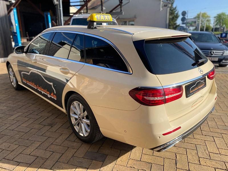 Gebraucht Mercedes E200 Avantgarde 160 PS (117 kW) 2022 False Kombi