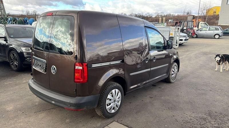 Gebraucht VW Caddy 102 PS (75 kW) 2018 Braun Van / Kleinbus