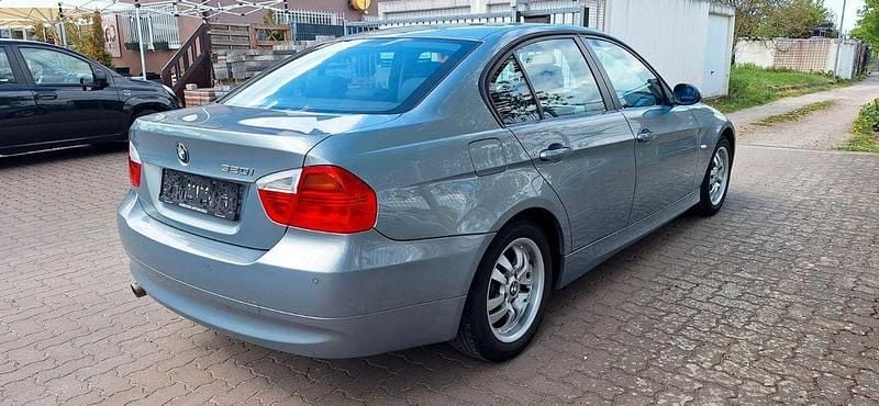 Gebraucht BMW 320 150 PS (110 kW) 2005 Grau Limousine