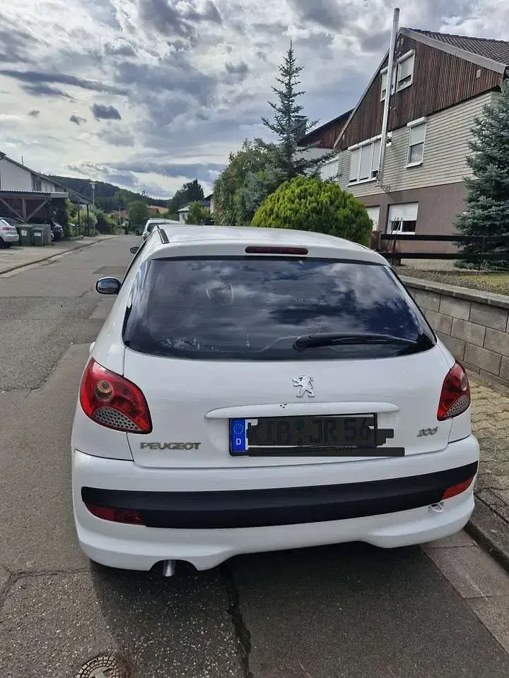 Gebraucht Peugeot 206 75 PS (55 kW) 2009 Limousine
