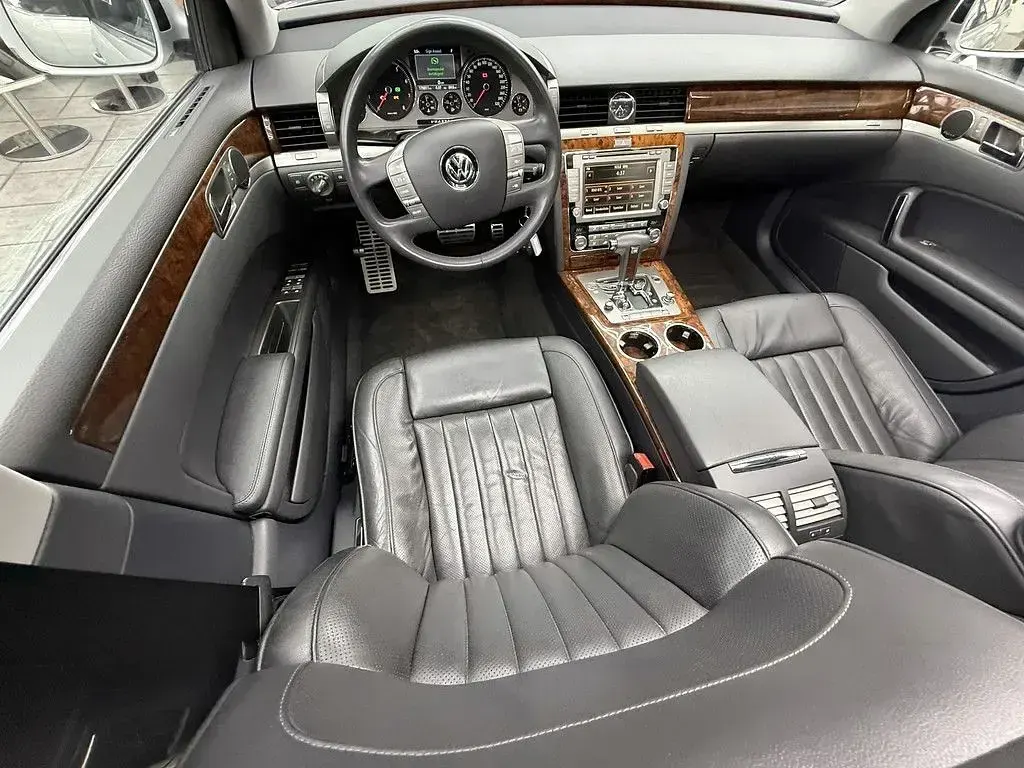 Gebraucht VW Phaeton 335 PS (246 kW) 2011 Silber Limousine