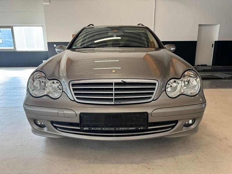 Gebraucht Mercedes C200 122 PS (89 kW) 2006 Silber Limousine