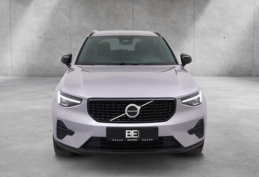 Neu Volvo XC40 Plus 197 PS (144 kW) 2025 Weiß SUV