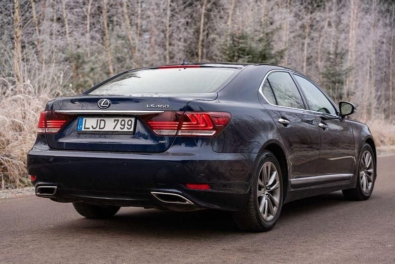 Gebraucht Lexus LS460 360 PS (264 kW) 2013 Blau Limousine