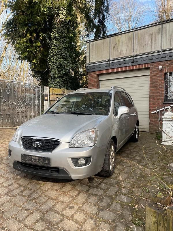 Gebraucht Kia Carens 128 PS (94 kW) 2011 Silber Van / Kleinbus