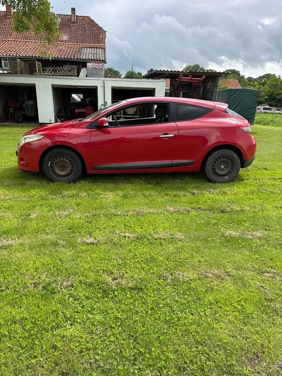 Gebraucht Renault Mégane Coupé Dynamique 110 PS (80 kW) 2009 Rot Coupé